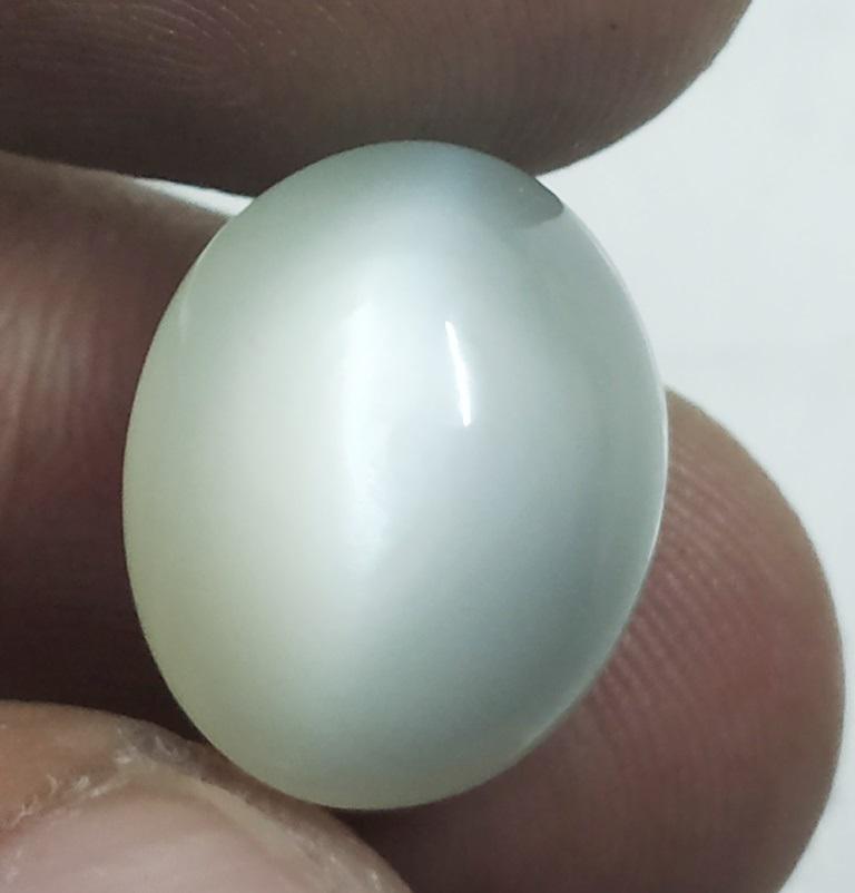 12.19 ct Oval Cabochon Natural Cat's eye Moonstone: MM SIZE = 15.38 x 12.35 x 8.85