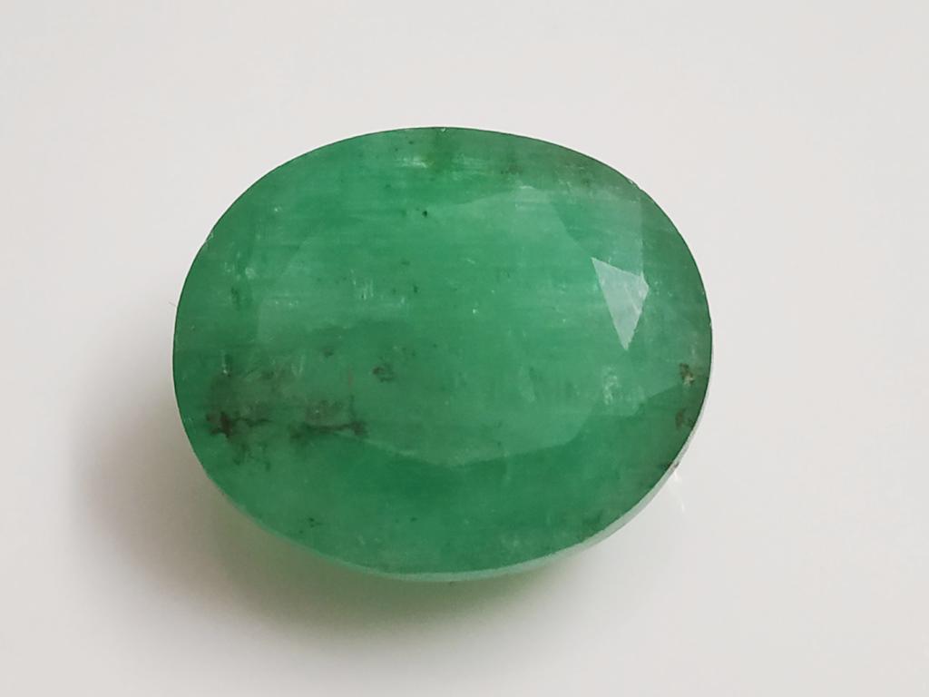 9.35 Oval Green Beryl: MM SIZE =14.34 x 12.27 x 7.19