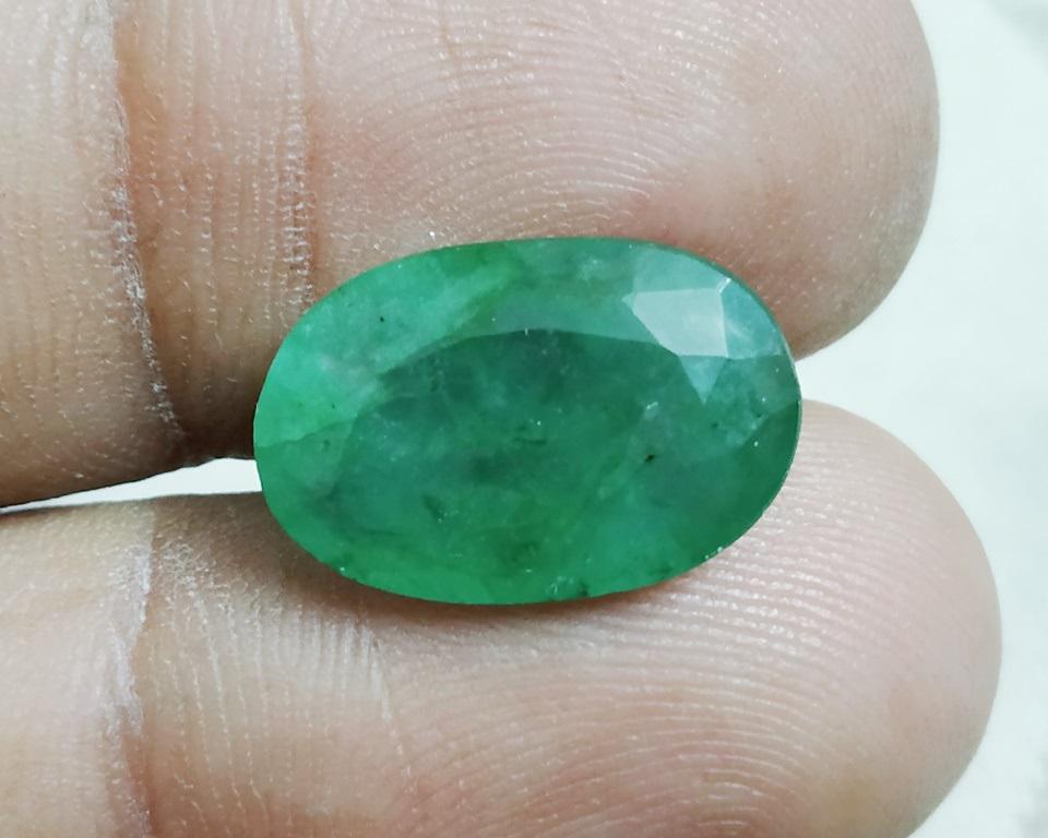 6.30 Oval Green Beryl: MM SIZE =15.82 x 10.52 x 5.18