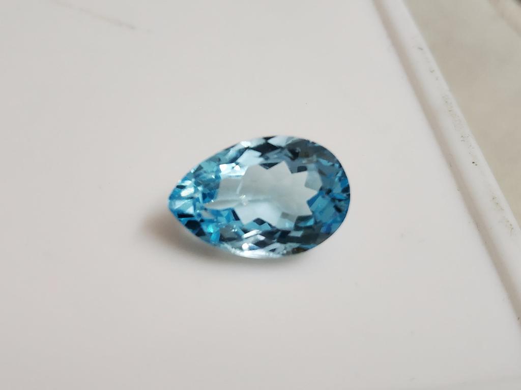 4.77 ct Pear Cut Natural Blue Topaz Gemstone: MM SIZE =12.68 X 8.48 X 5.82