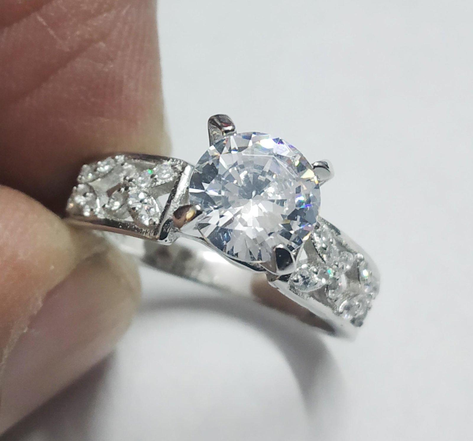 925 Sterling Silver Engagement Ring with Cubic Zirconia: Ring Size - US 7