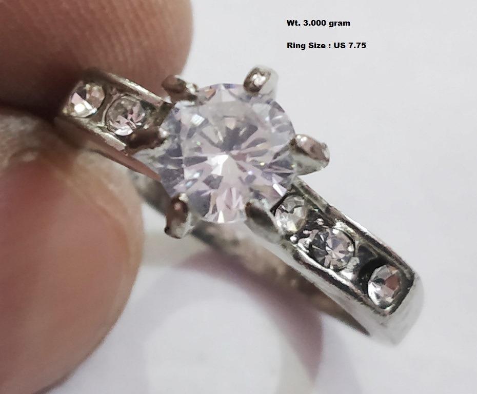 925 Sterling Silver Ring with White Cubic Zirconia: Wt : 3.000 gram Ring Size : US 7.75