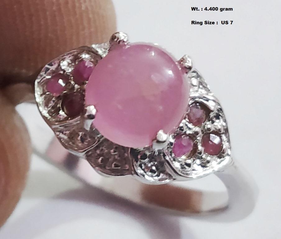 925 Sterling Silver Ring with Ruby: Wt : 4.400 gram Ring Size : US 7