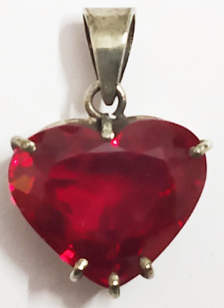 925 Sterling Silver Pendant with Red Quartz: Wt. 9.000 gram MM Size : 29 x 19