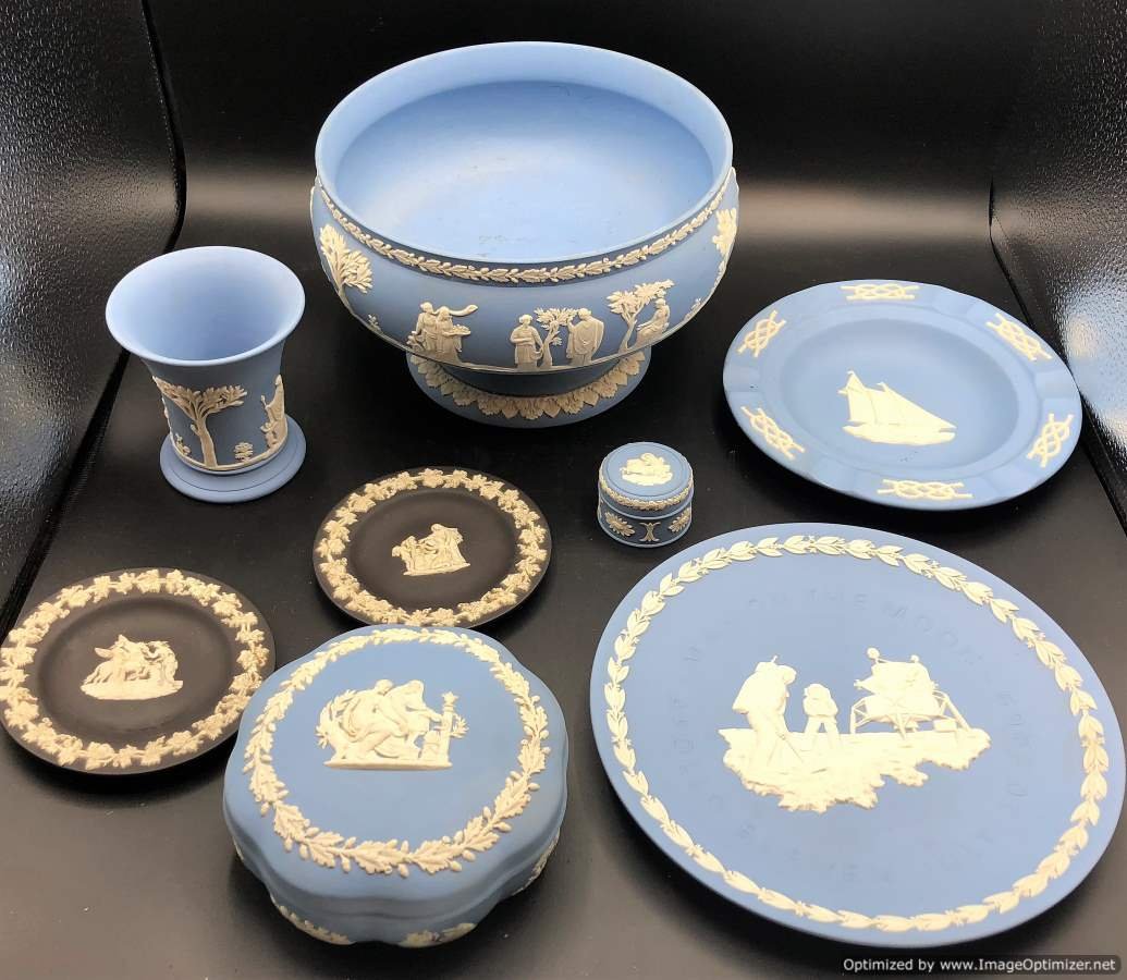 Eight [8] Assorted Wedgwood Porcelain: Bowl Vase Plates (1 of 6)