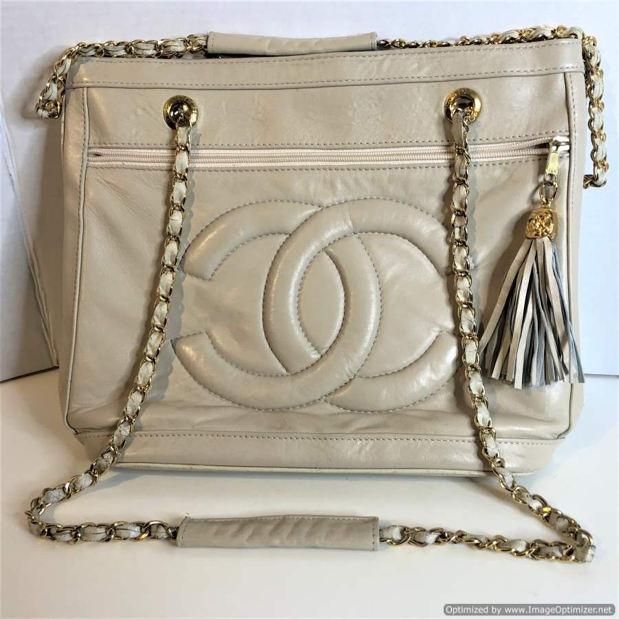 Chanel , Shoulder Bag, White with Gold Tone Chain (1 of 9)