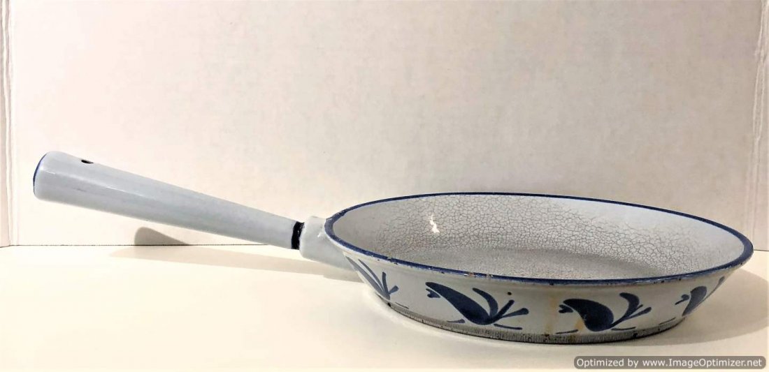 Cast Iron Enamel Skillet Fry Pan Stylized Dutch Birds (1 of 9)