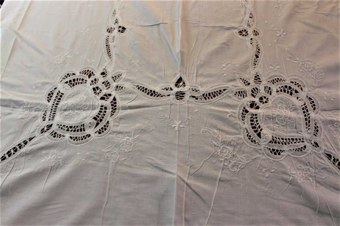 WHITE LACE TABLECLOTH, size 62 in. x 100 in. Clean (1 of 4)