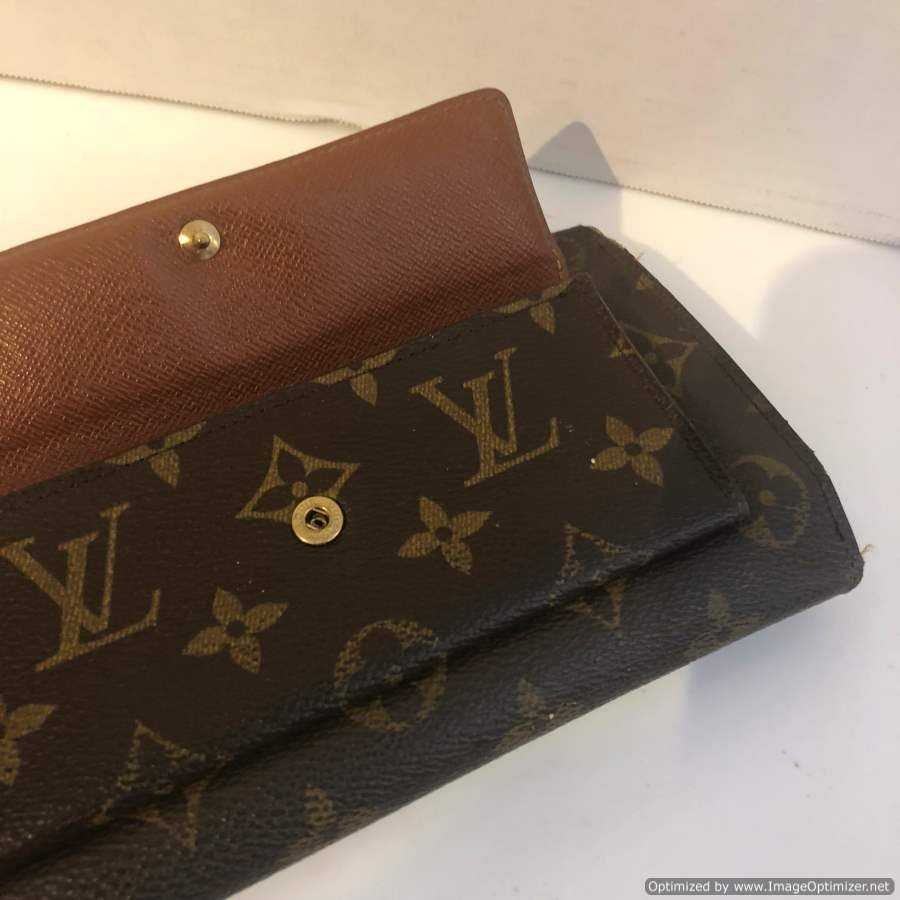 Louis Vuitton Vintage Clutch Bill Fold Coin Purse: Louis Vuitton Vintage Clutch Bill Fold Coin Purse; classic LV pattern. Vintage and used. Size: 7.25 in. x 4.25 in.CONDITIONedges worn and frayed, See Pics