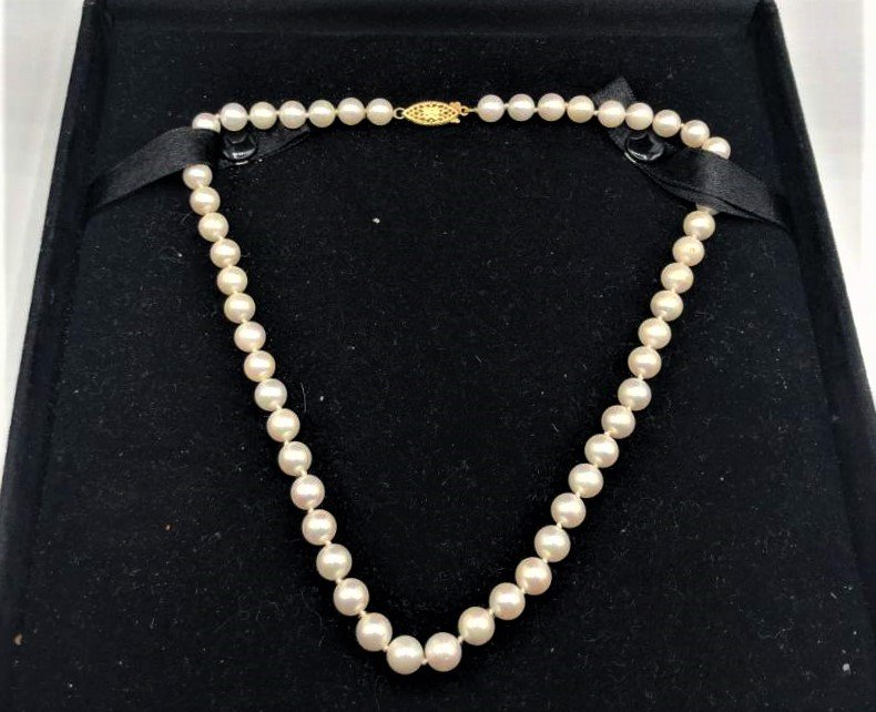 16 inch Pearl Necklace with Gold Clasp in Box (1 of 7)