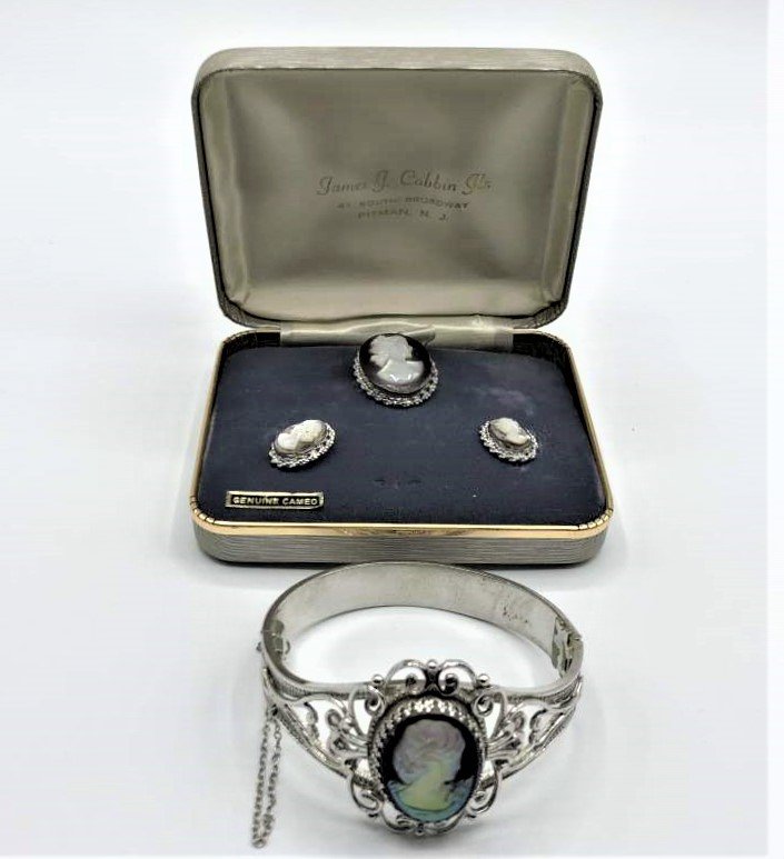 Whiting and Davis Mother-of-Pear Faux Cameo Set (1 of 10)