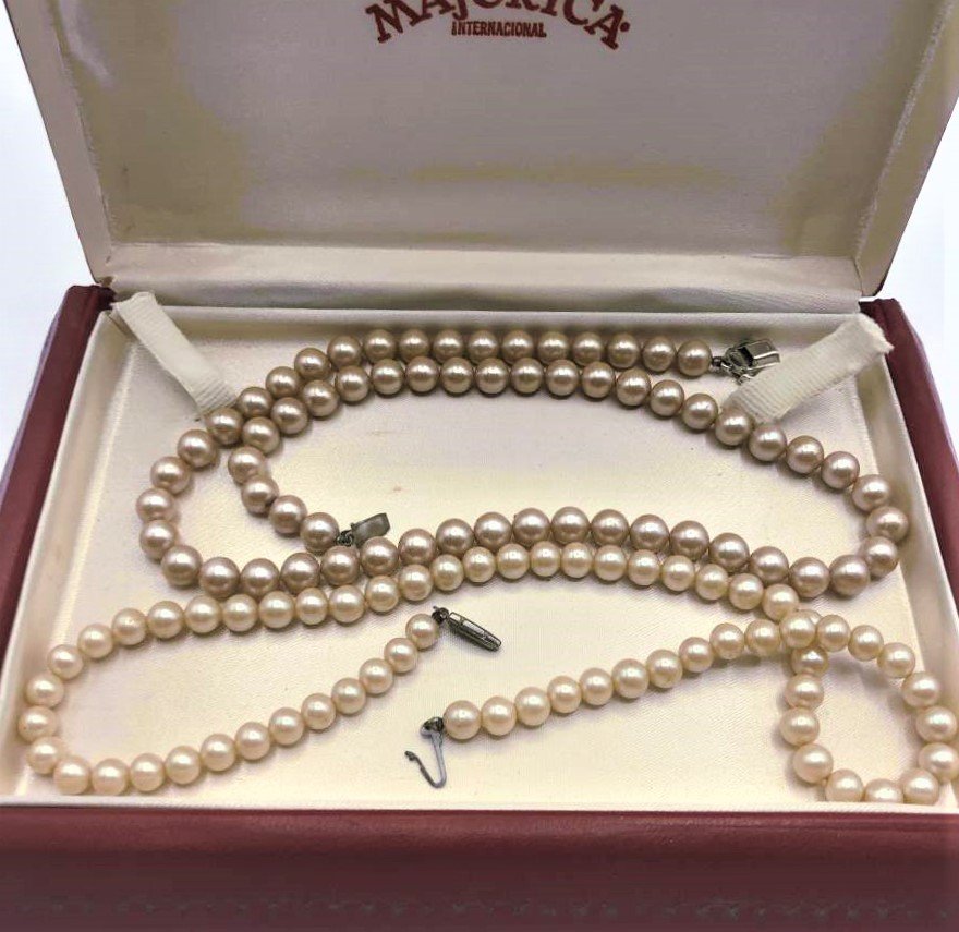 Two [2] Strands of Vintage Pearl Necklaces 20 & 16 in. (1 of 7)