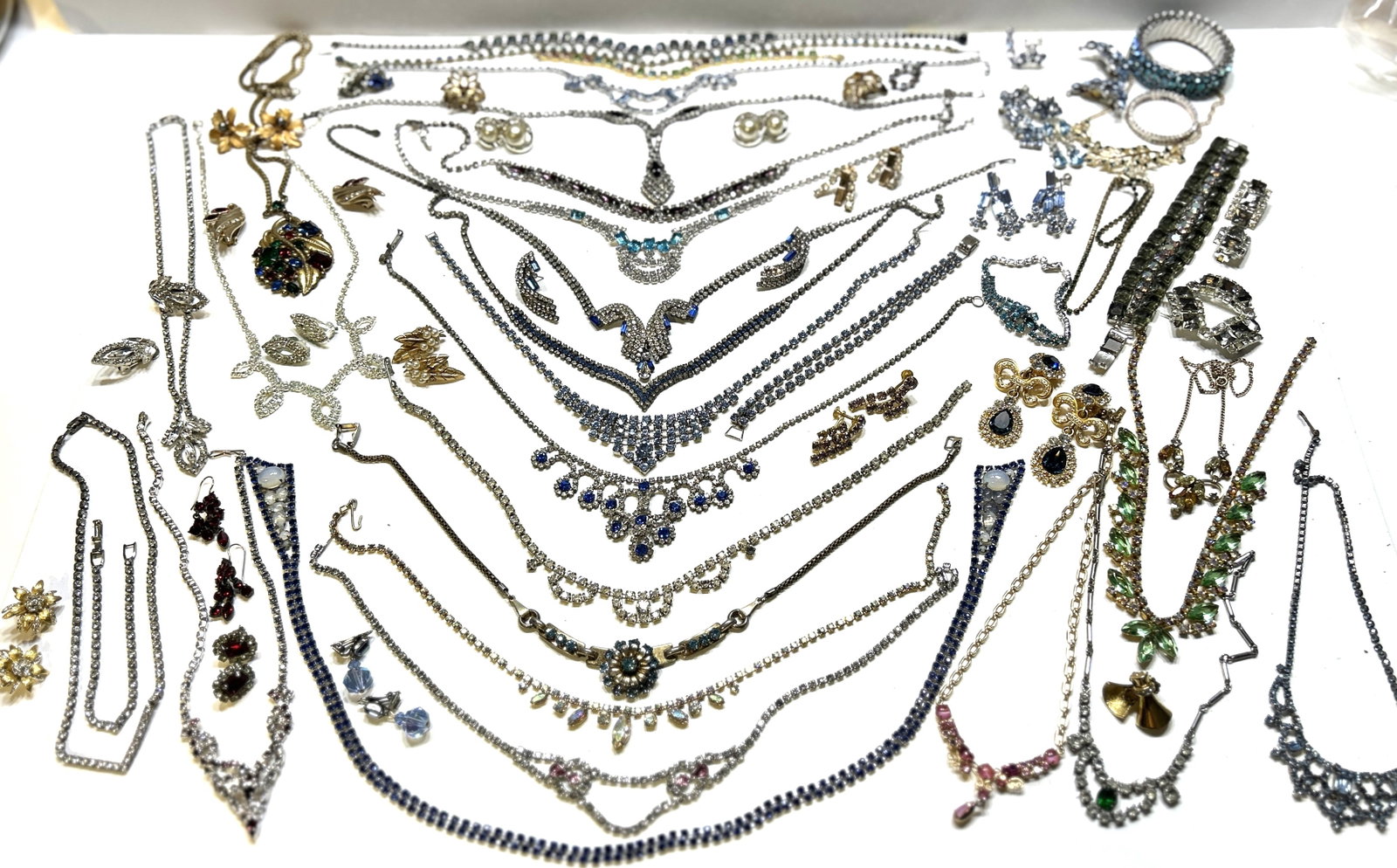 Large Estate Lot of Vintage Rhinestone Jewelry 1930s-60s 82 PIECES ASSORTED: Large Estate Lot of Vintage Rhinestone Jewelry 1930s-60s 82 PIECES ASSORTED