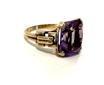 10K GOLD with Purple Spinel Stone Beautiful Hues Cocktail Ring Size 6.5 , 2.7 dwt , 7/8 in. x 1/2 in