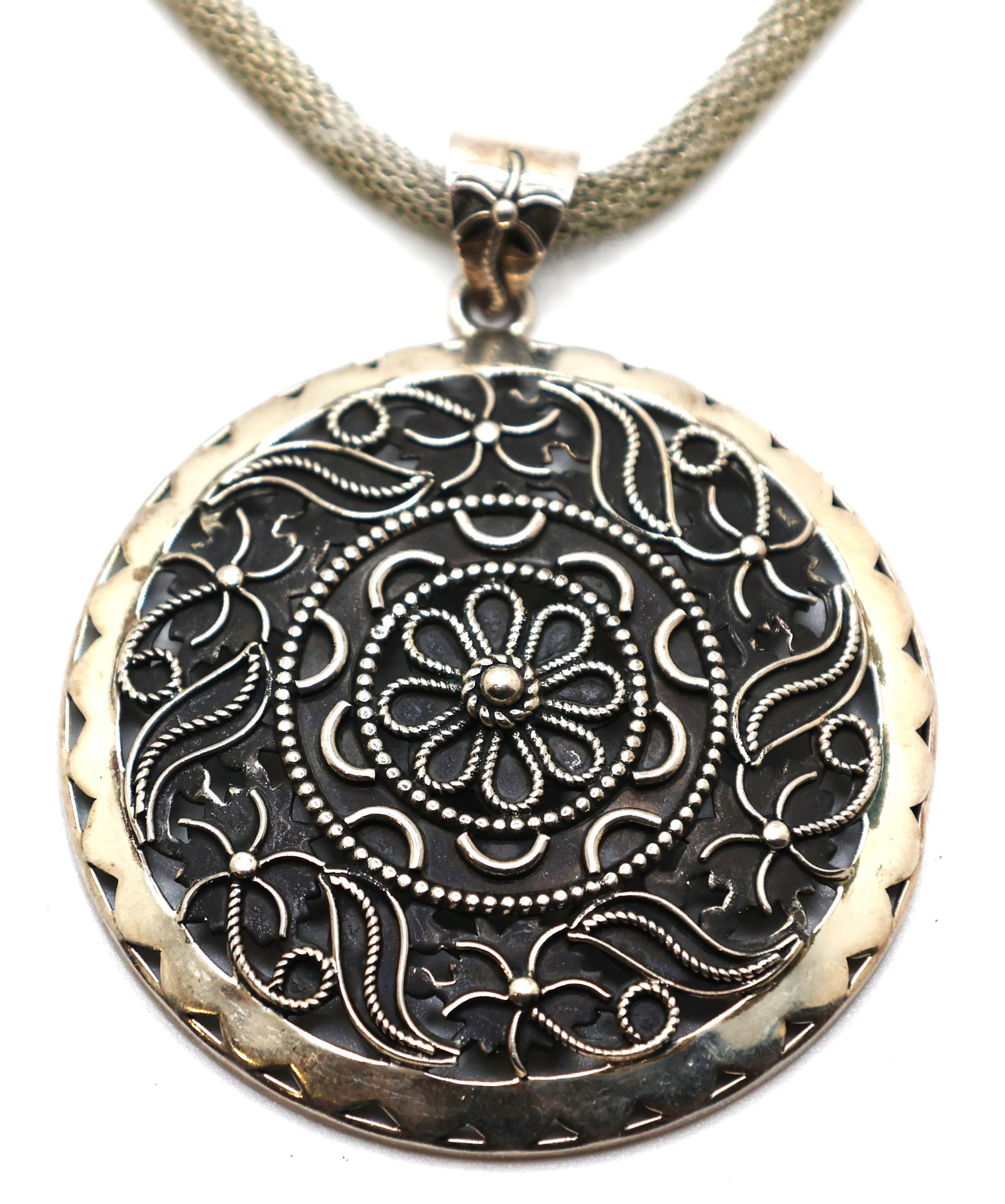Doug Paul .925 Sterling Floral Scroll Bead Pendant Necklace on .925 Sterling Mesh 18 in. Chain: Doug Paul [marked d p].925 Sterling Silver Floral Scroll Bead Pendant Necklace on .925 Sterling Mesh 18 in. Chain; weighs 29 grams.