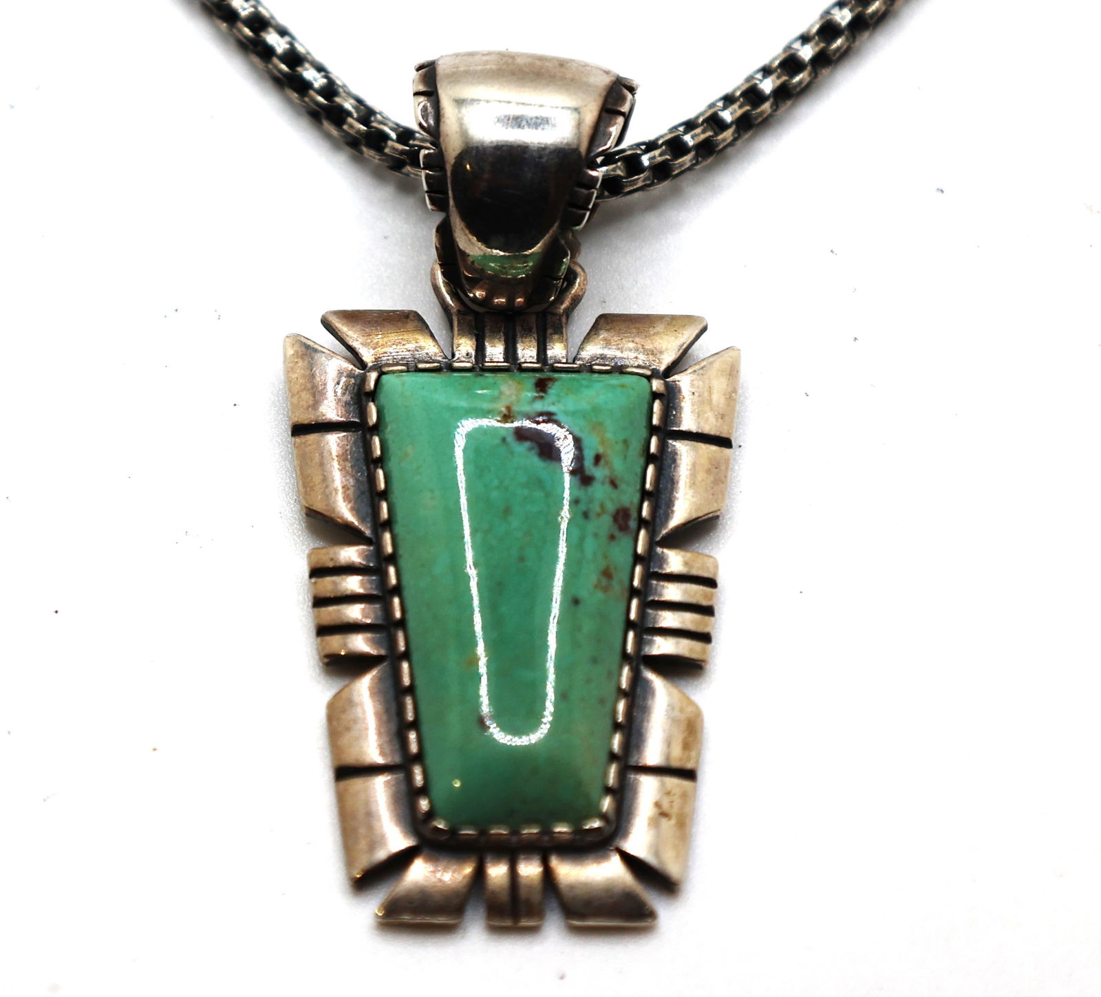 CR Carolyn Pollack .925 Sterling Silver with Green Turquoise Pendant Necklace on .925 Sterling: CR Carolyn Pollack .925 Sterling Silver with Green Turquoise Pendant 2 in. x 1 in. Necklace on .925 Sterling Milor Italy 28 in. Round Box Chain