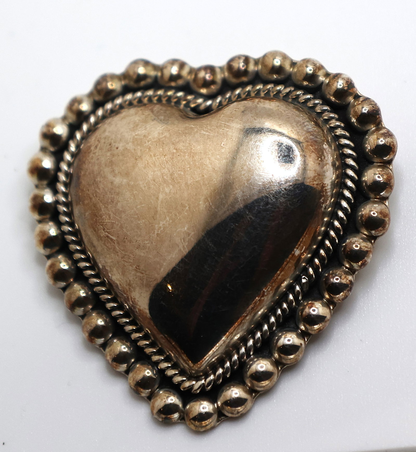 CII Mexico .925 Sterling Silver Beaded Border Heart Pin weighs 20 grams, size 1 3/4 in. dia.: CII Mexico .925 Sterling Silver Beaded Border Heart Pin weighs 20 grams, size 1 3/4 in. dia.