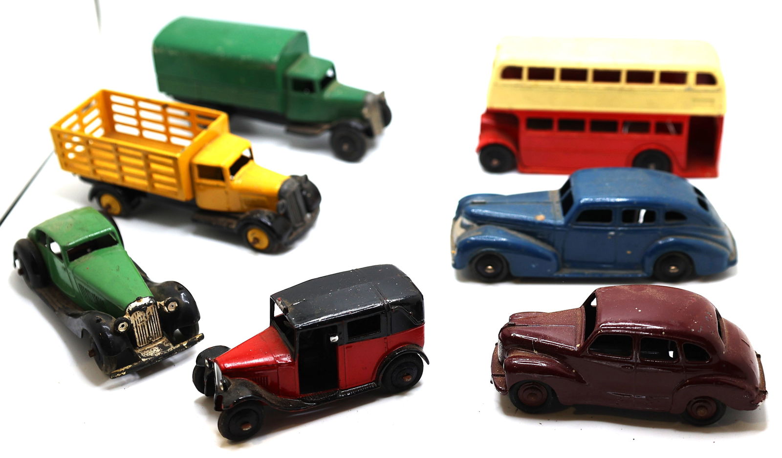 7 Assorted Vintage DINKY TOYS all in Original Paint - See Pictures on Vehicles Description (1 of 4)