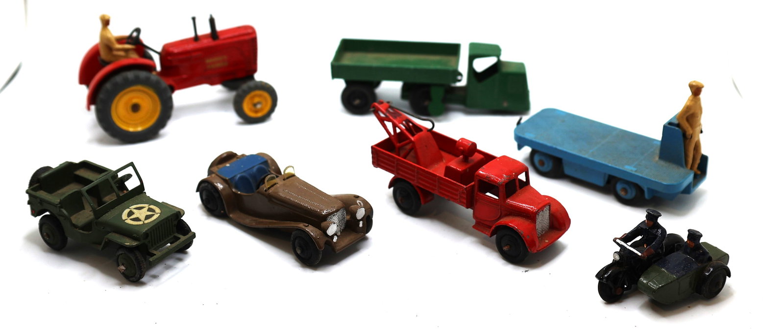 7 Assorted Vintage DINKY TOYS all in Original Paint - See Pictures on Vehicles Description (1 of 4)