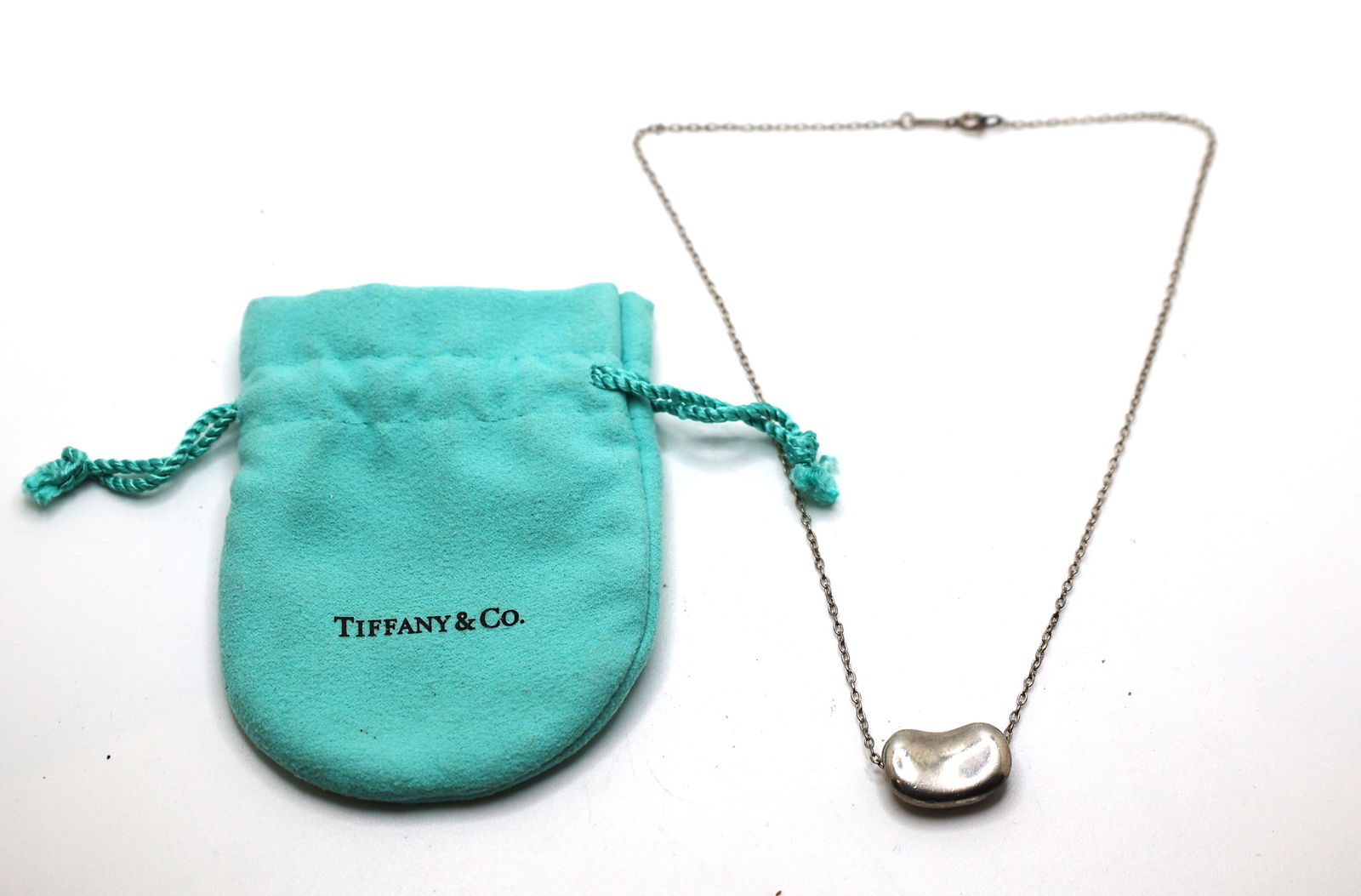TIFFANY & CO Sterling Silver ELSA PERETTI Bean Pendant Necklace TIFFANY & CO .925 Chain (1 of 3)