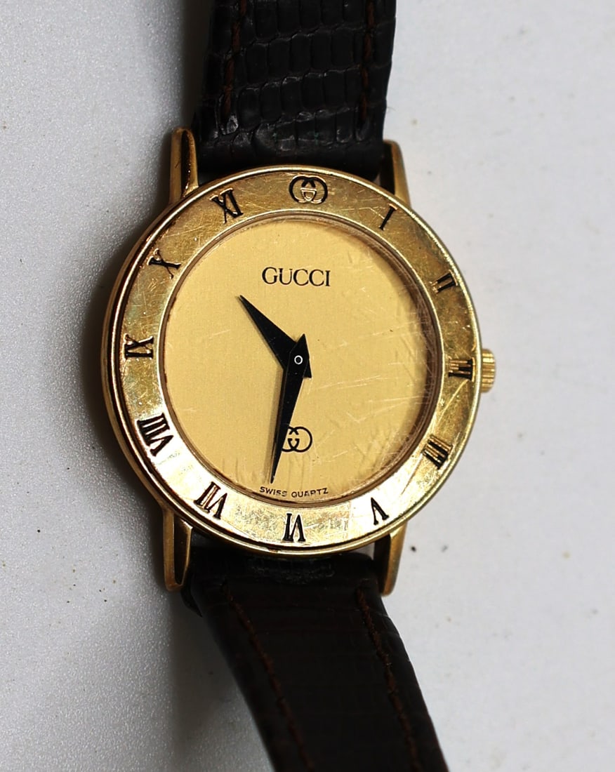 14K GOLD Vintage GUCCI Woman's Wristwatch (1 of 5)