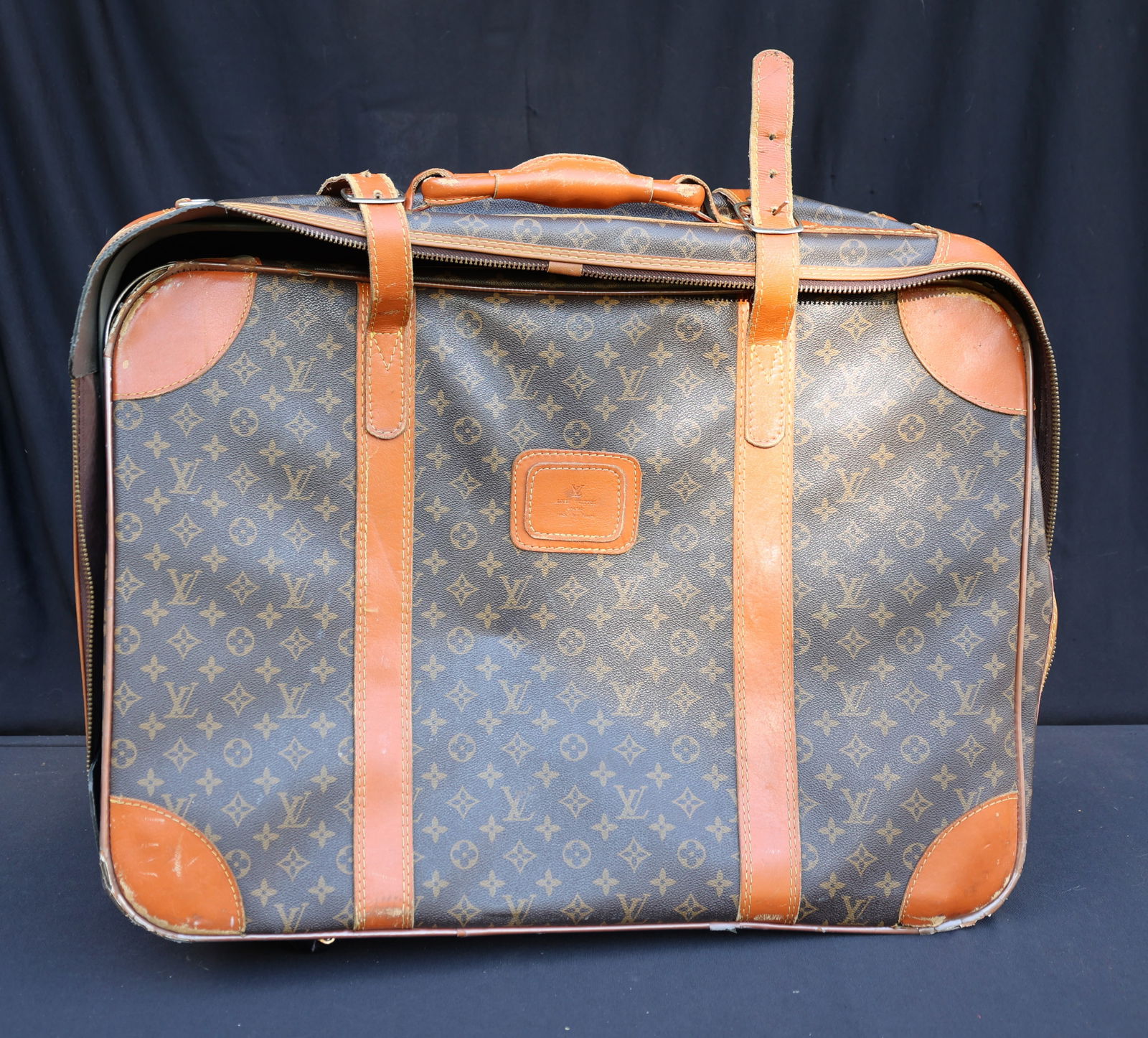 Vintage Louis Vuitton Soft Case Suit Case For Restoration - See Pictures (1 of 8)