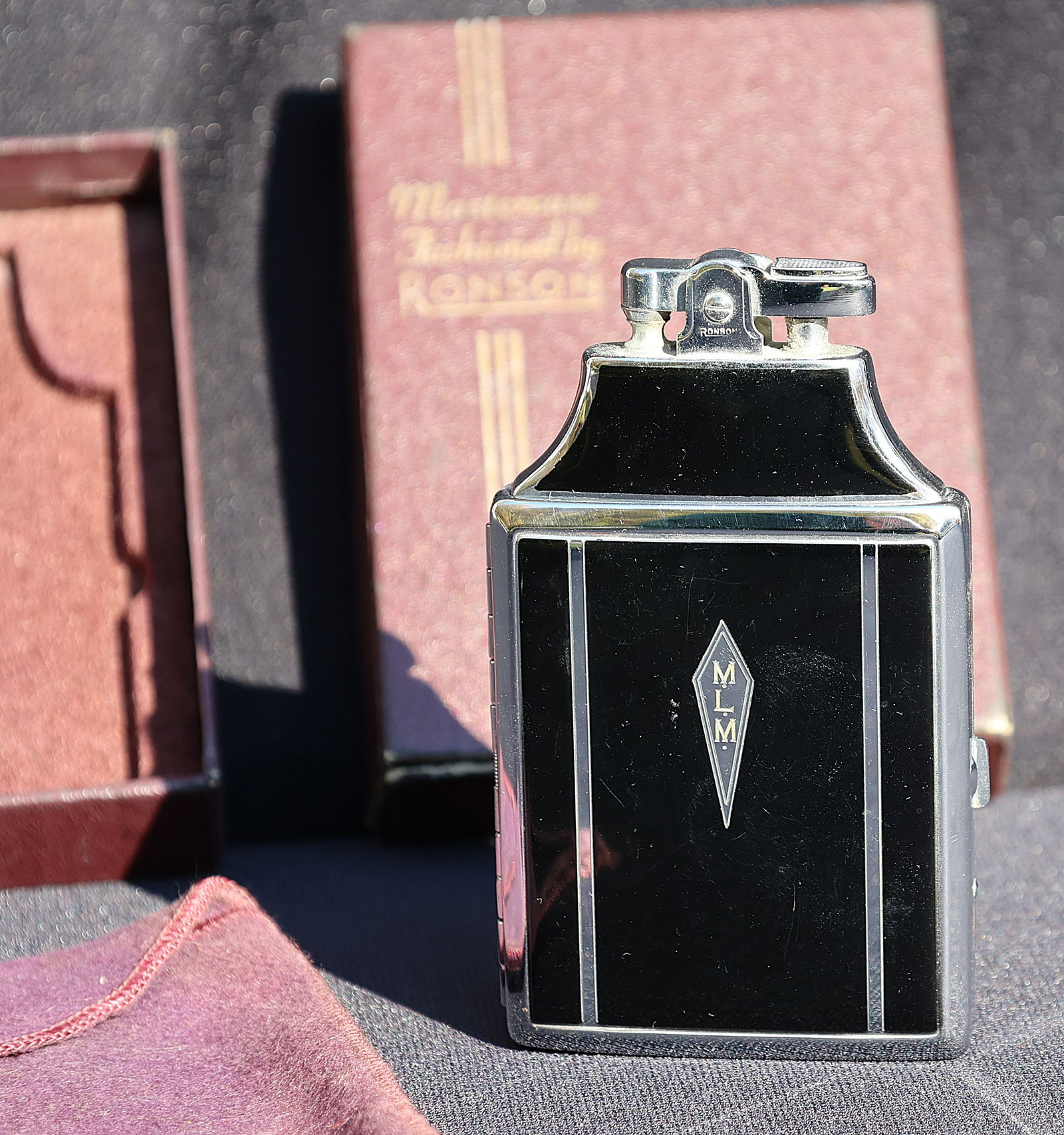 Ronson Art Deco Chrome and Black Cigarette Lighter Combination in Original Box (1 of 8)