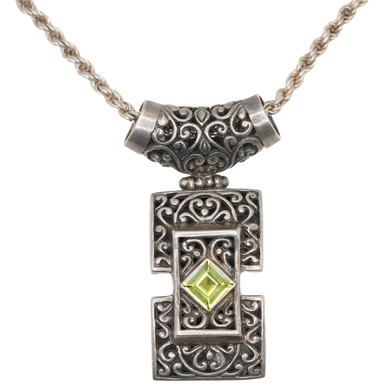 47.06 Grams, M-925 Italy 20" Rope Chain w/ 925 Peridot Large Filigree Pendant: M-925 Italy 20" Rope Chain w/ 925 Peridot Large Filigree Pendant ; 2 1/2 in. x 1 1/2 in.