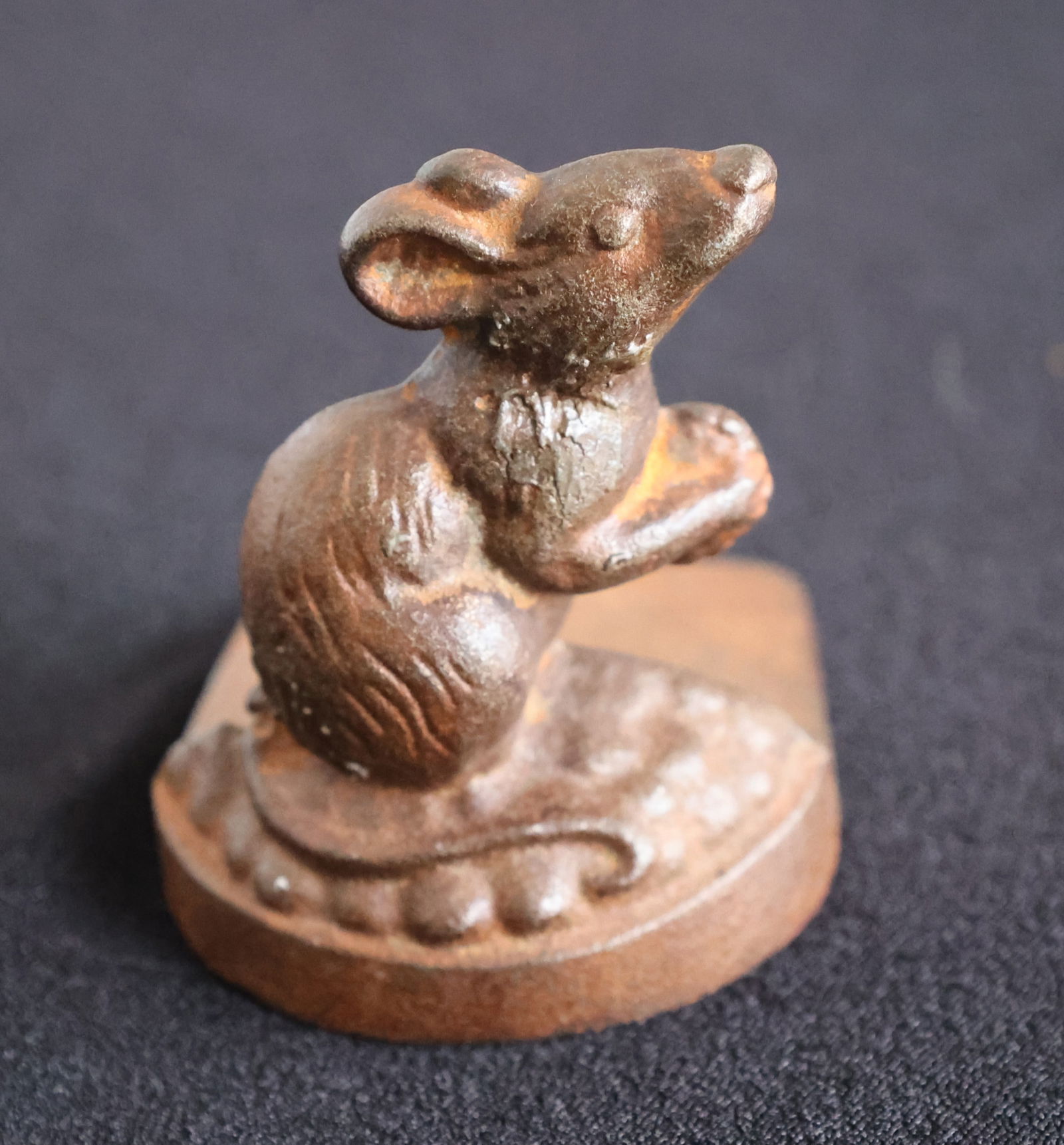 Antique Cast Iron Mouse Wedge Door Stop 3.5 in. h. x 2 in. x 3 in. (1 of 4)