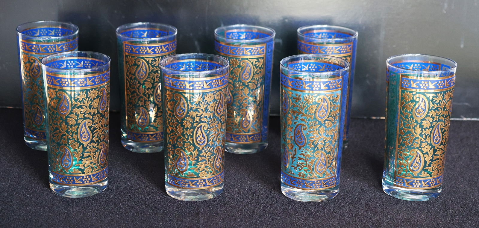 Set 8 Georges Briard "Sari" highball glasses with a blue and green paisley design and 22-karat gold: Size: 5 1/2 inches x 2 3/4 inches