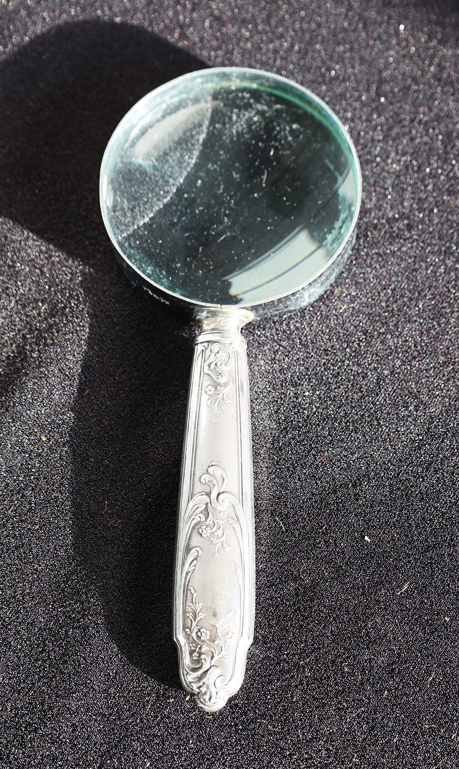 Sterling Silver Handled Magnify Glass 7.5 in. length x 3 in. wide: Sterling Silver Handled Magnify Glass 7.5 in. length x 3 in. wide