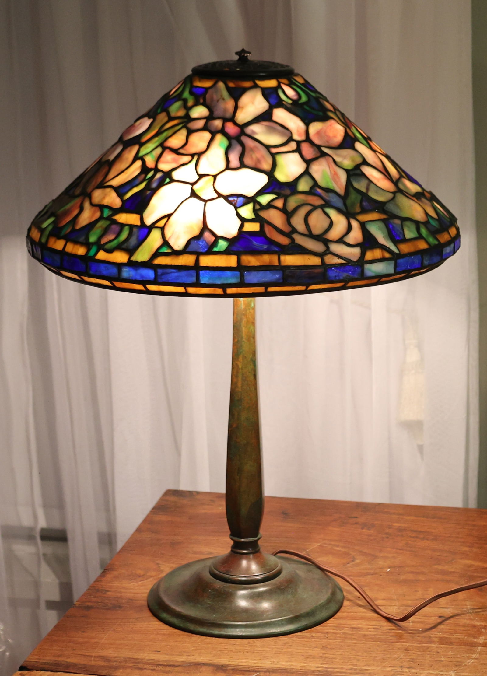 Tiffany Studios New York Leaded Glass "Clematis" Table Lamp Signed Shade And Base (1 of 20)