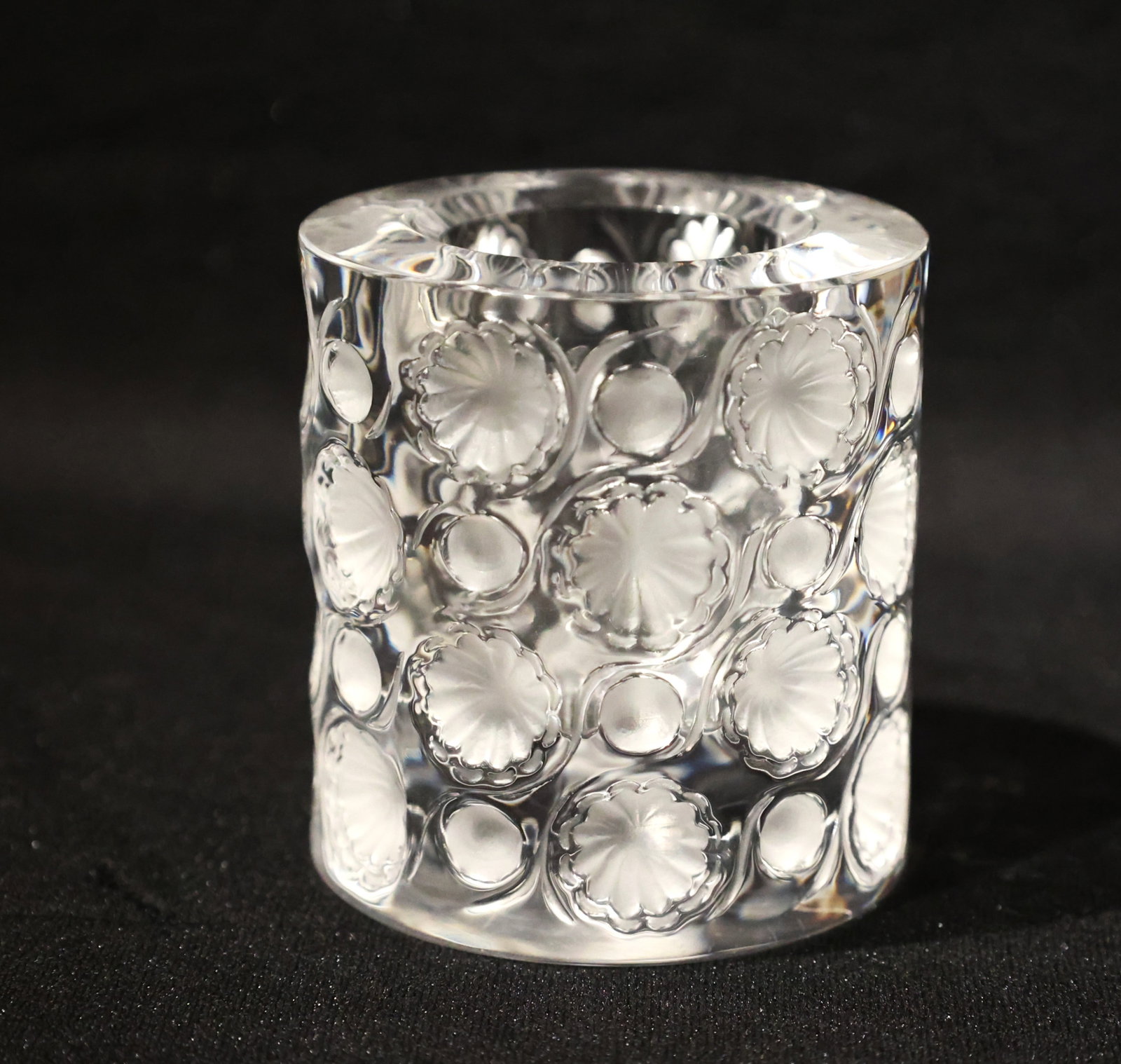 Signed LALIQUE FRANCE "Tokyo" Pattern Crystal Cigarette Holder.: Signed LALIQUE FRANCE "Tokyo" Pattern Crystal Cigarette Holder. ; Size: 3 1/8 in. height x 3 in. diameter