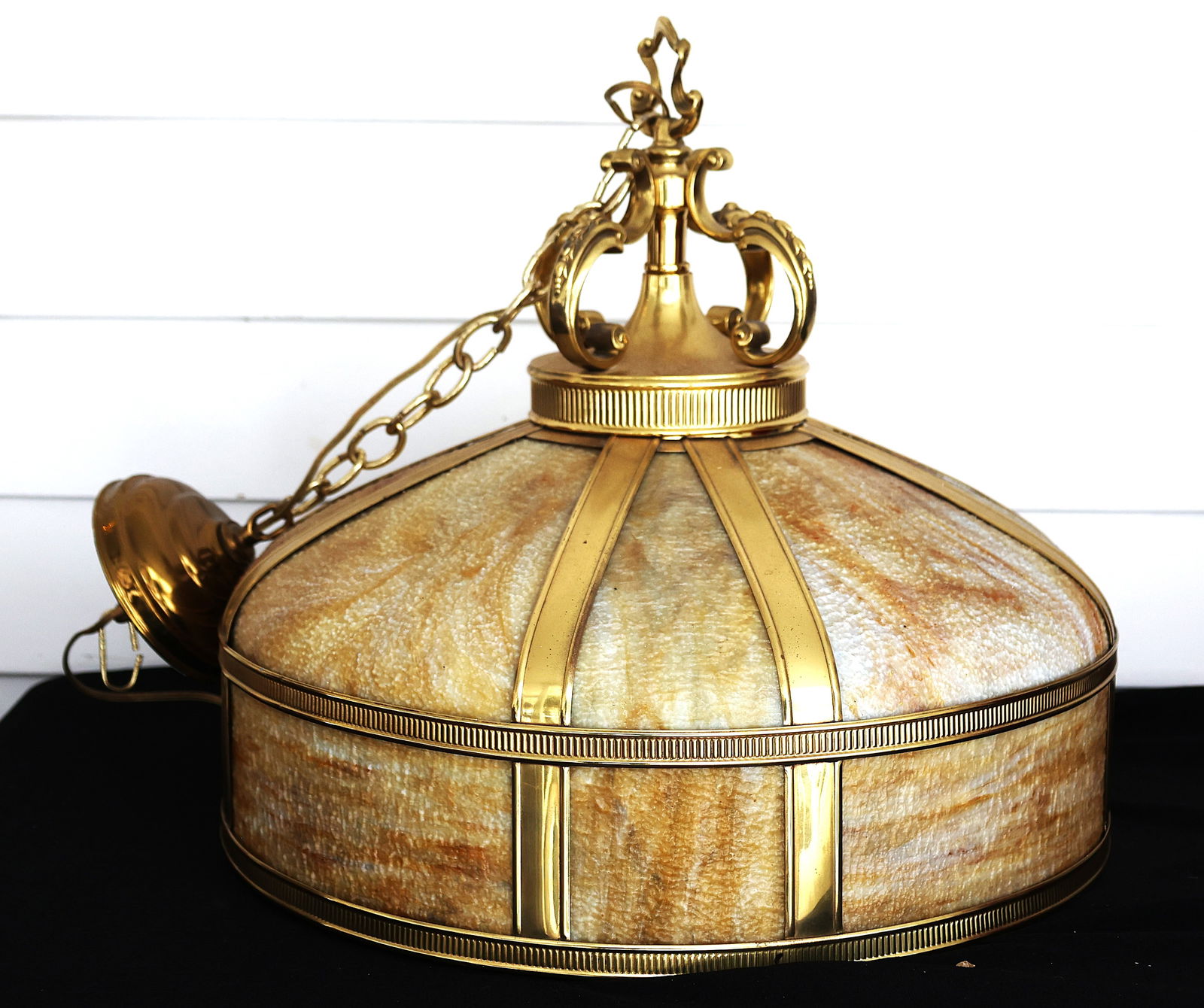 Quality Antique Tiffany Style 8-Panel Curved Slag Glass and Brass Hanging Dome Chandelier (1 of 7)