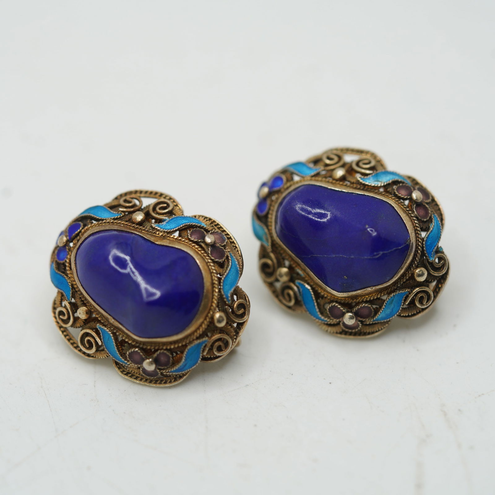 Tests Sterling [800] Blue Glass Center Stone Elaborate Silver Setting Blue Enameled Earrings (1 of 11)