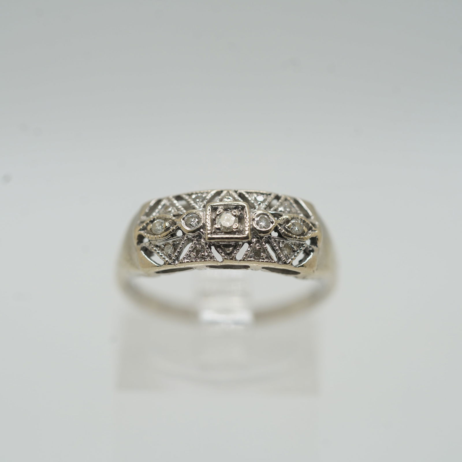 14K Gold WB Diamond Anniversary Ring Size 8 ; 15 Diamonds; 3/4 in. x 1/2 in. (1 of 10)
