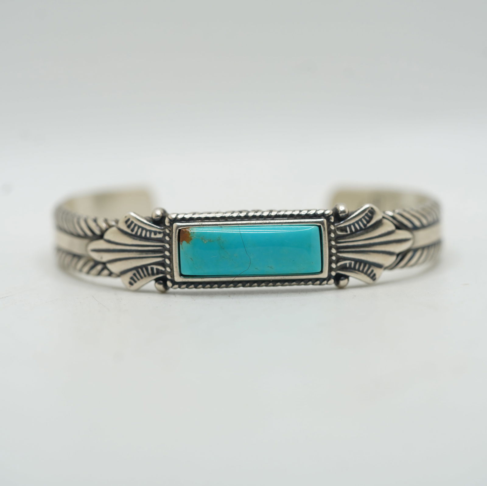 CR .925 Sterling Silver Native American Indian Cuff Bracelet Tourquoise Center Stone 2.5 in. (1 of 8)