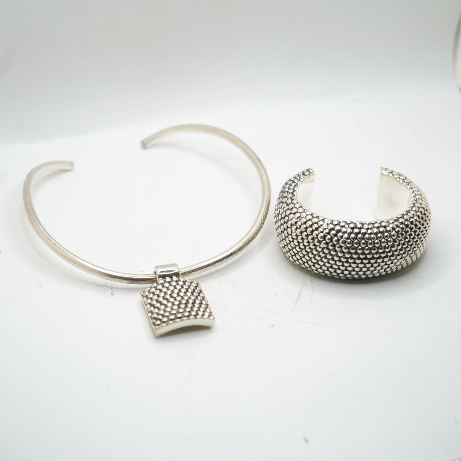 104.4 Grams .925 Sterling Silver Israel Hard Collar Necklace With Beaded Pendant and Cuff Bracelet (1 of 16)
