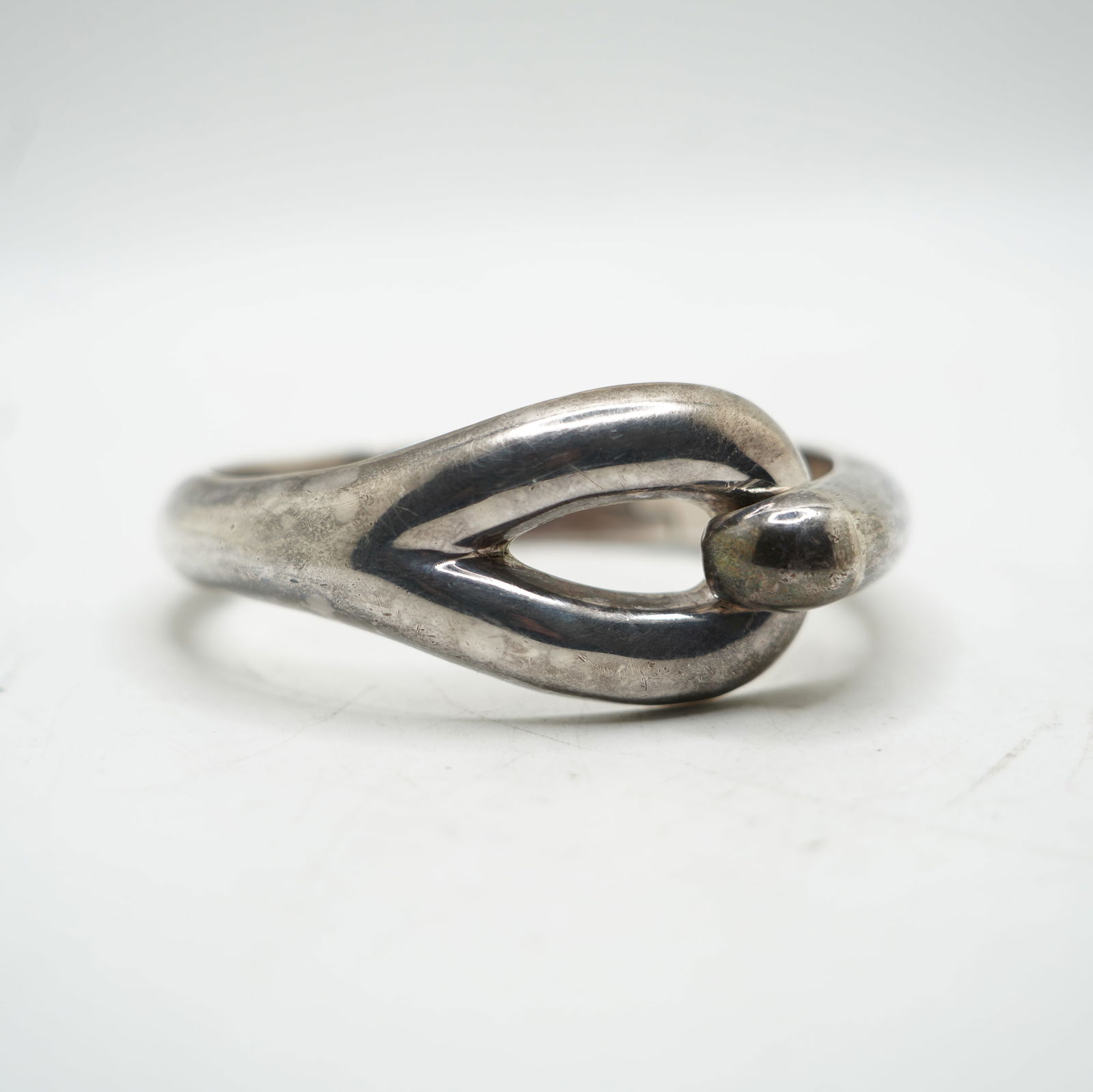 53.3 Grams Zina .925 Sterling Silver Hook & Eye Modernist Bangle Bracelet 2 1/4 in. (1 of 9)