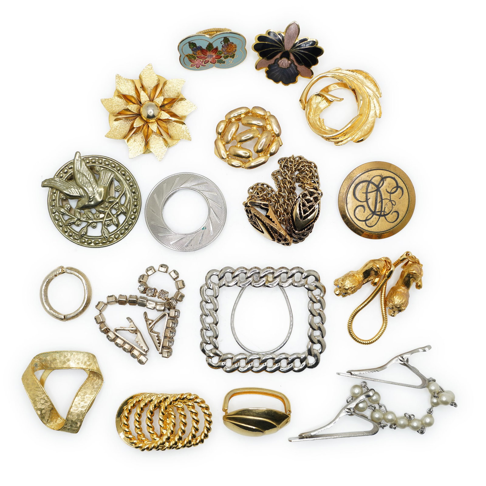 17 Assorted Costume Fashion Jewelry Scarf Clips, Names As Jeni-Lou, Ilis, Silver Square, Enameled: 17 Assorted Costume Fashion Jewelry Scarf Clips, Names As Jeni-Lou, Ilis, Silver Square, Enameled. Sizes Range 1 in. to 2 1/4 in. x 2 in.