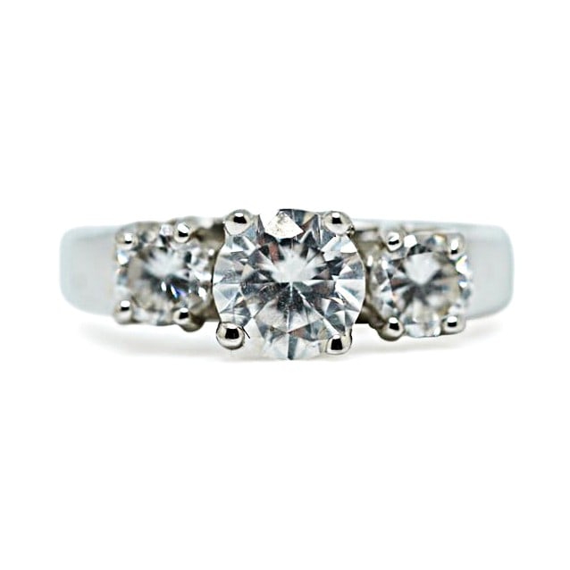 QUALITY BRILLIANT 3 Diamonds Ring Size 8 Mounted in .925 Sterling Silver Setting (1 of 13)