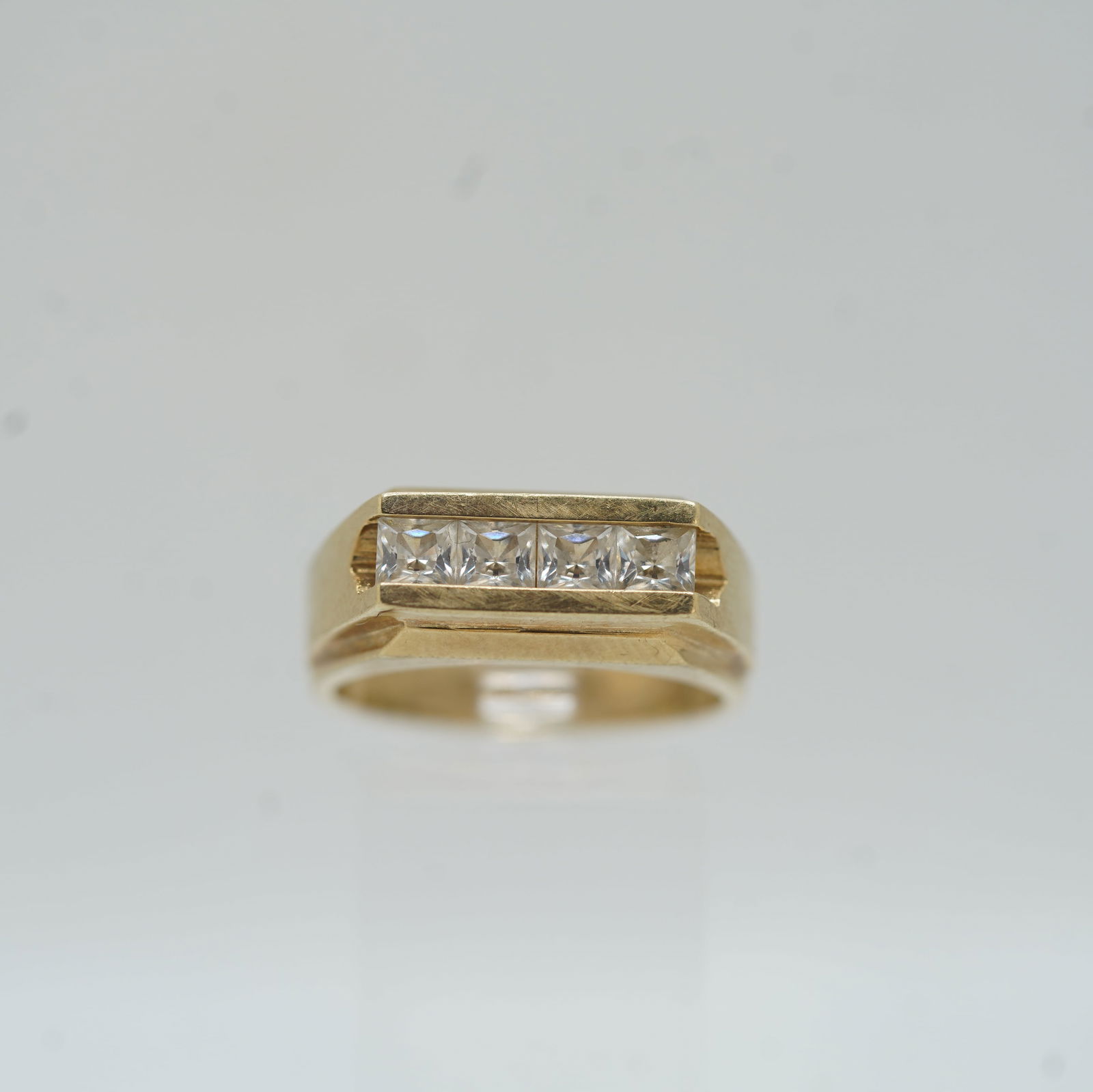 4.45 DWT Total Weight 10K Gold Men's CZ Band Ring Rize 10 - 2
