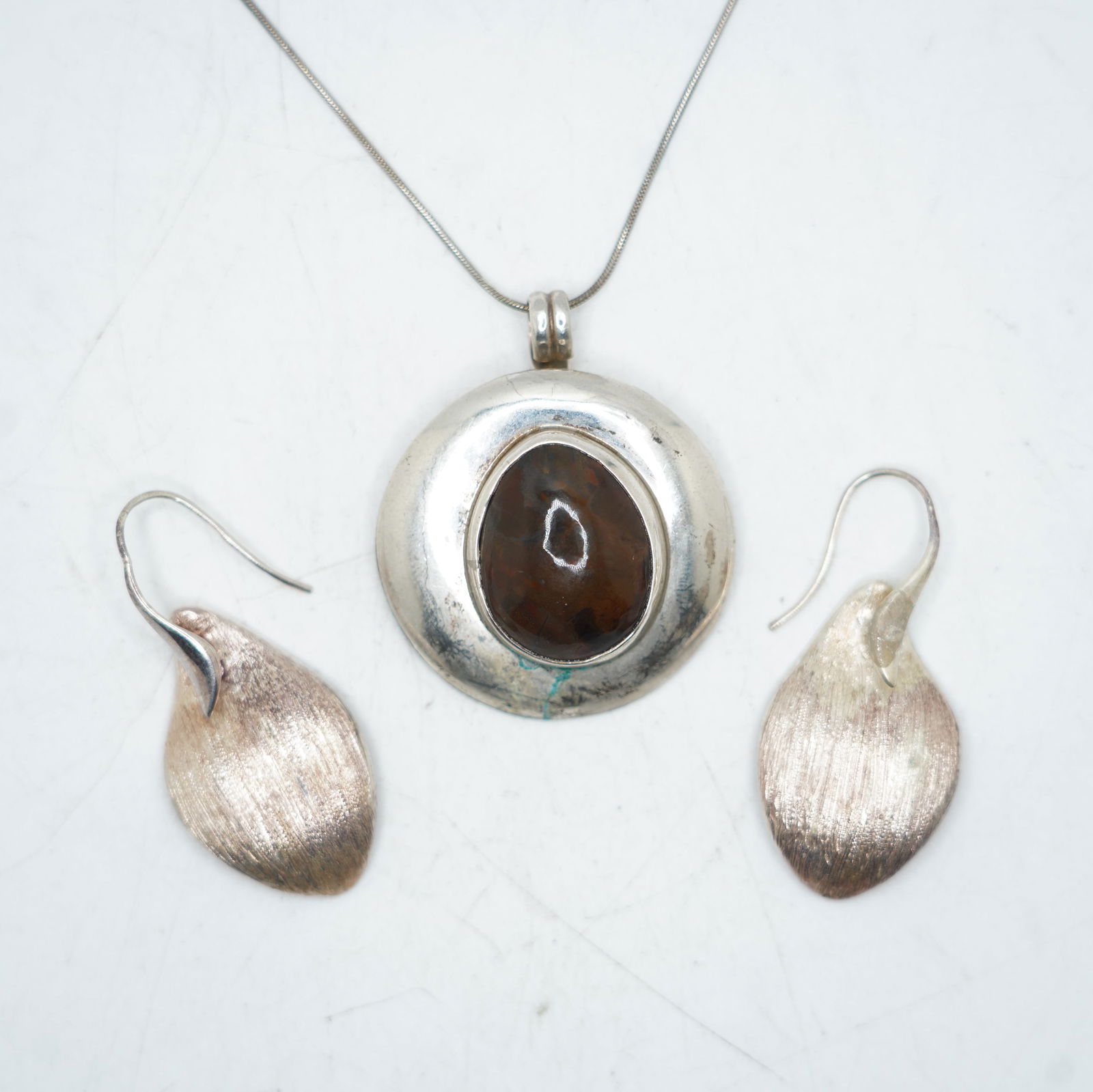 33.66 Grams .925 Sterling Silver Brown Stone Hand Tooled Pendant Necklace on .925 Sterling 18 in. (1 of 7)