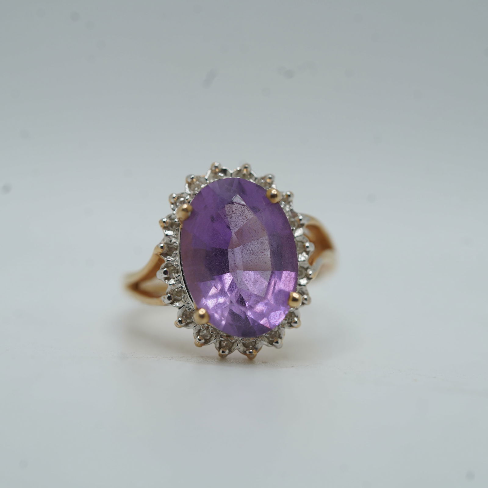 3.58 DWT, 14K Gold Purple Amethyst Surrounded By Diamonds Ring Size 6.5 (1 of 10)