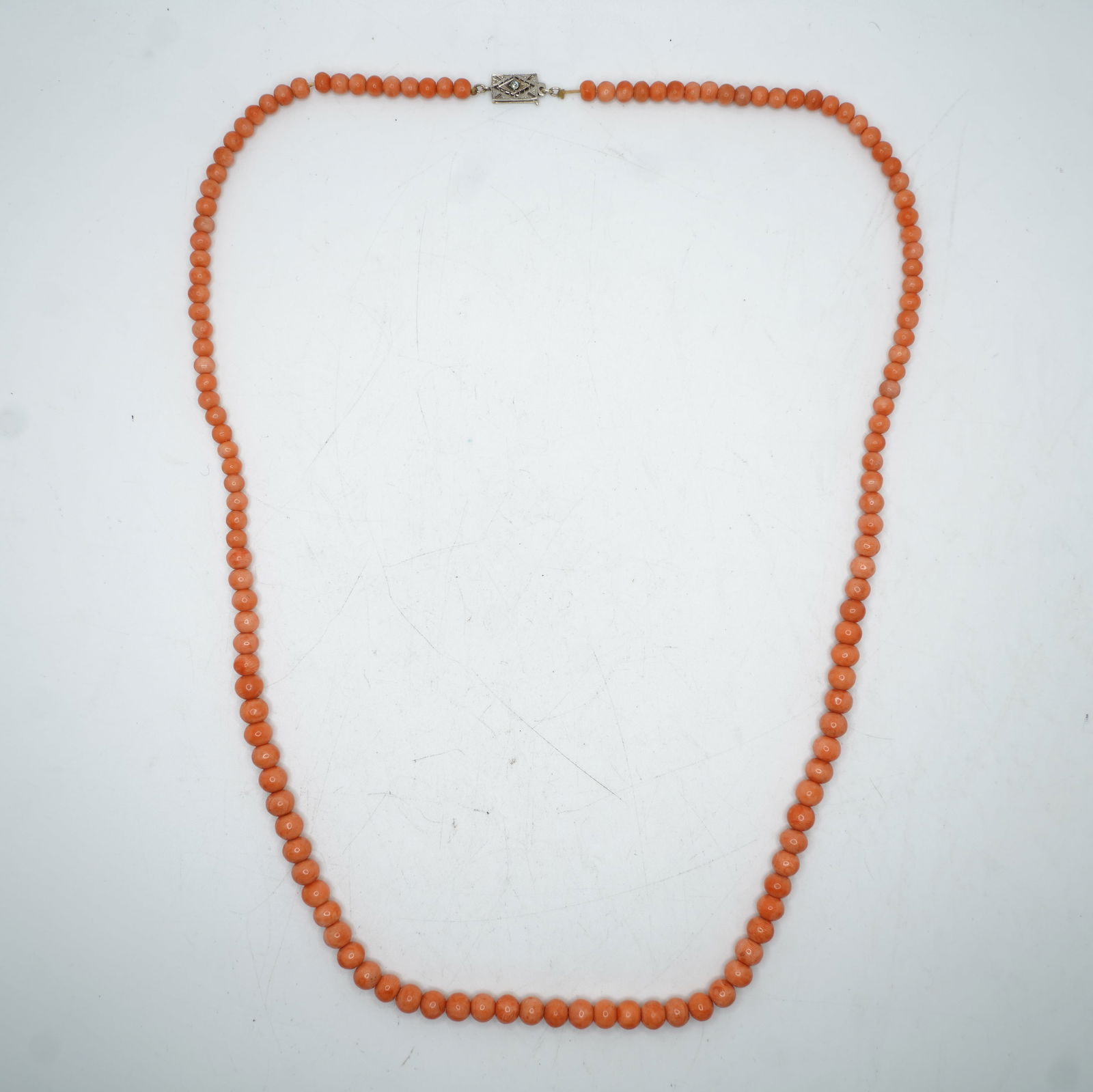 14K Gold Victorian Clasp with a Diamond Graduated Coral Beads Necklace 24 in. x 1/4 in.: 14K Gold Victorian Clasp with a Diamond Graduated Coral Beads Necklace 24 in. x 1/4 in.