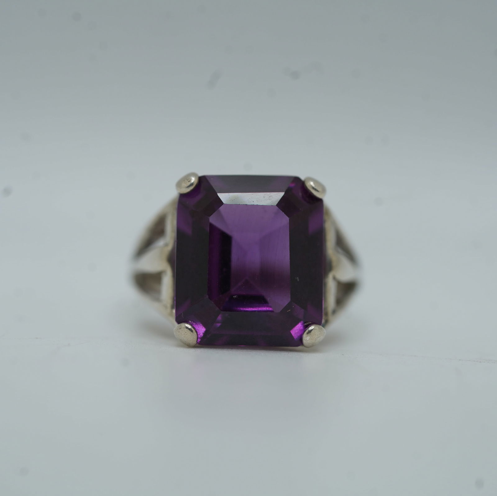 VTG .925 Sterling Silver With Large Purple Sapphire Ring Size 7.25 , 3/4 in. x 5/8 in. (1 of 9)