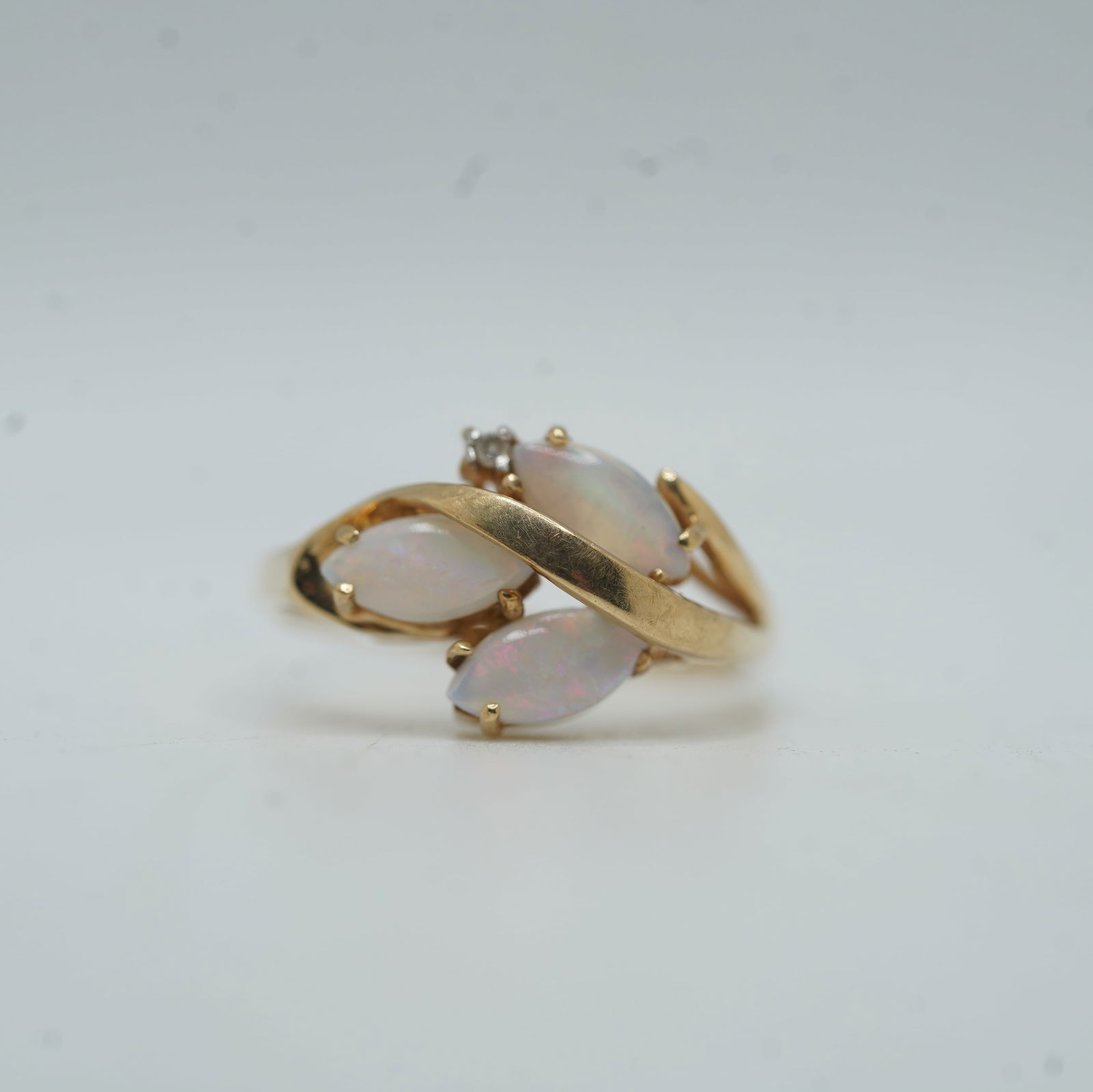 1.65 DWT Total Weight Stunning 10K Gold Opals & Diamond RIng Size 8 (1 of 9)