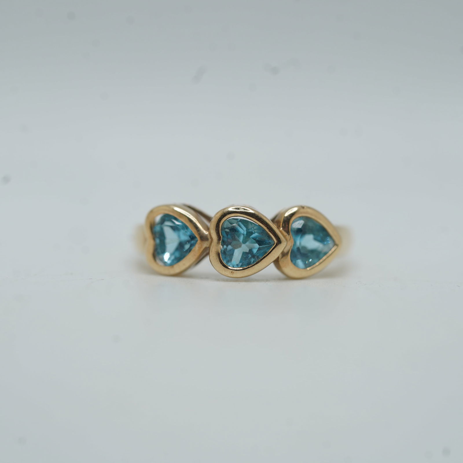 1.4 DWT Quality 10K Gold With 3 Blue Topaz Hearts Ring Size 6.5 ; 3/4 in. x 1/4 in.: 1.4 DWT Quality 10K Gold With 3 Blue Topaz Hearts Ring Size 6.5 ; 3/4 in. x 1/4 in.