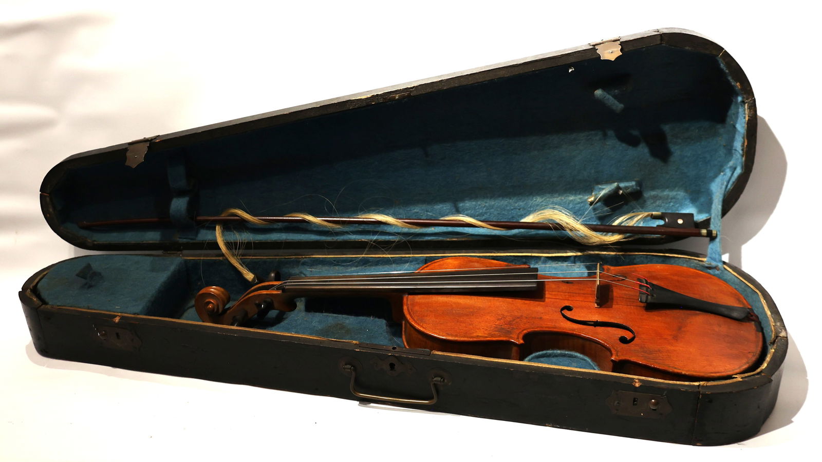 Antique Violin, Antonius Stradivarius Cremonenfis Faciebat Arno 1736, Horse Hair Bow, Casket Case (1 of 16)