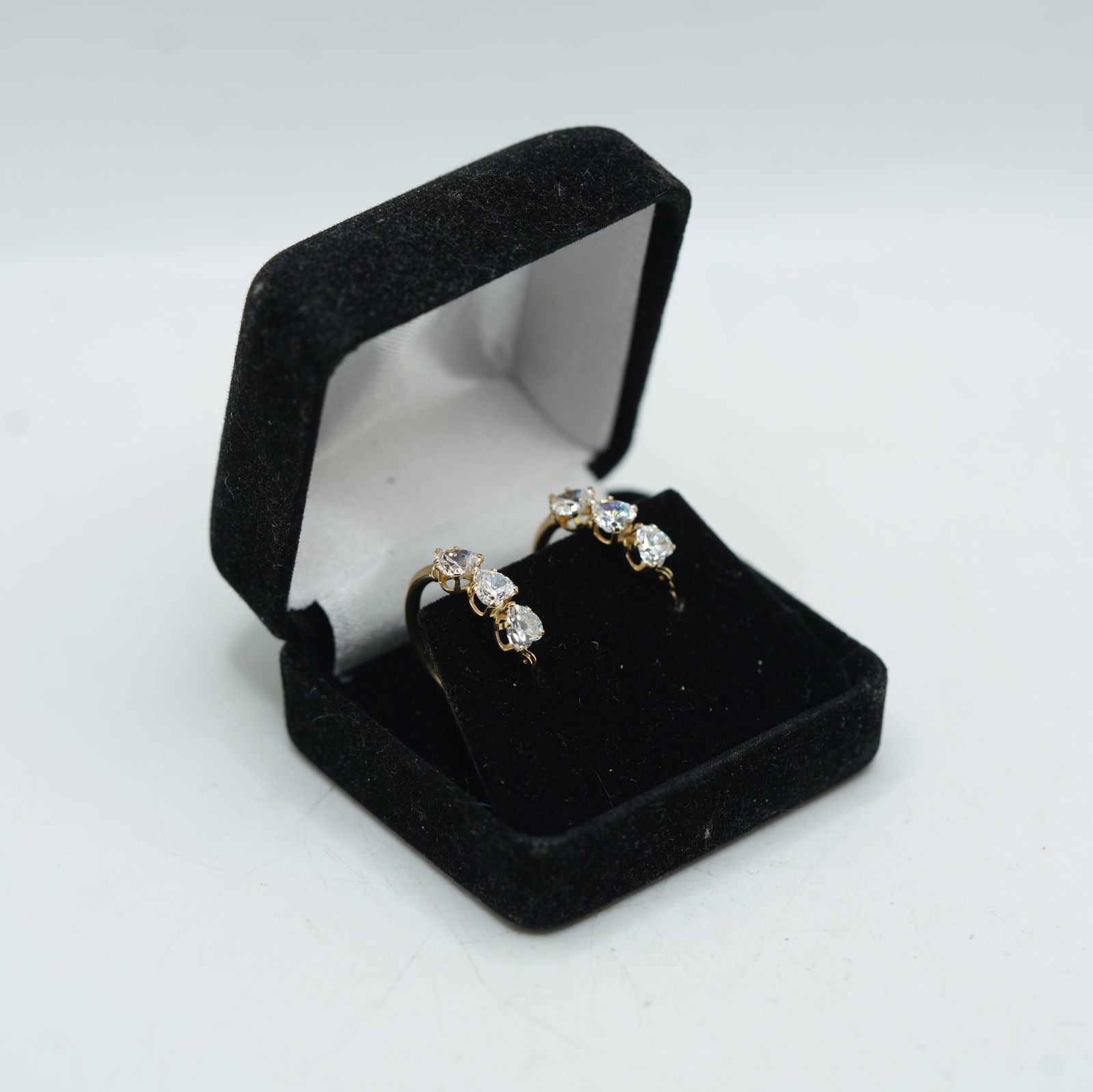 1.43 DWT 14K Gold JCM CZ Heart Loop Earrings, 3/4 in. x 7/8 in. (1 of 12)